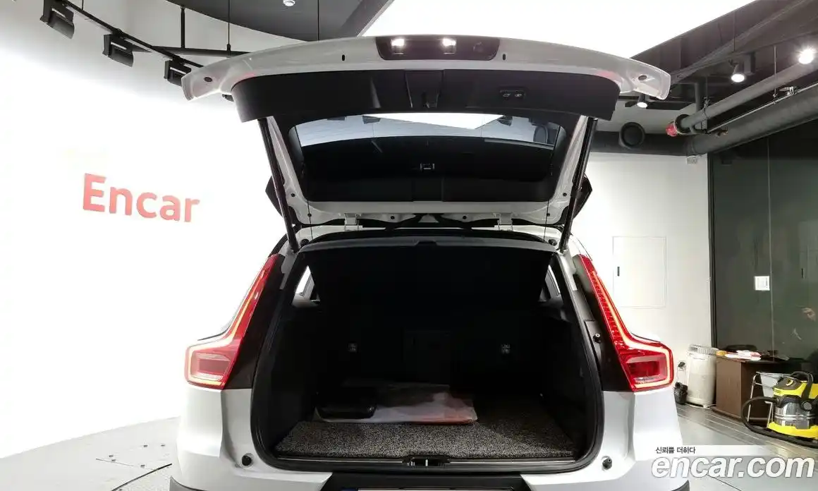 Volvo XC40 2021 2.0 Автомат в Москве № 164656, фото 19