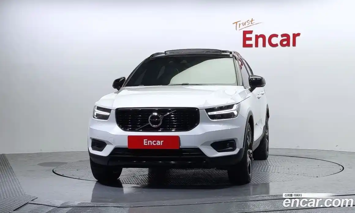 Volvo XC40 2021 2.0 Автомат в Москве № 164656, фото 3