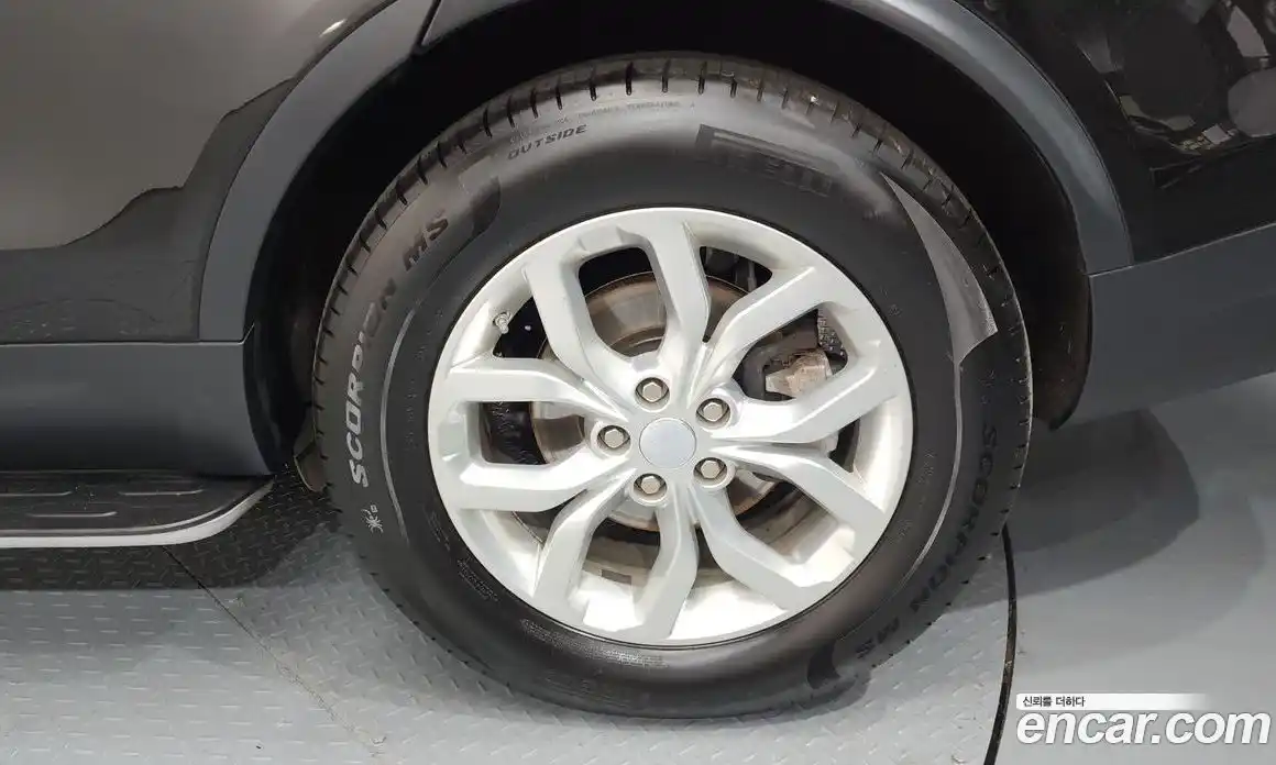 Land Rover Discovery 2018 2.0 Автомат в Москве № 166425, фото 10