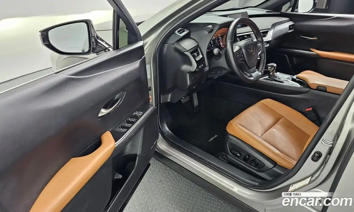 Lexus UX 2022 2.0 Автомат в Москве № 168168, фото 10