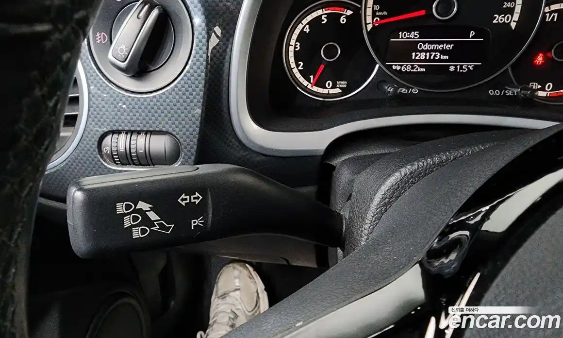 Volkswagen Beatle 2013 2.0 Автомат в Москве № 169095, фото 18