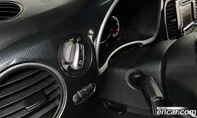 Volkswagen Beatle 2013 2.0 Автомат в Москве № 169095, миниатюра 2