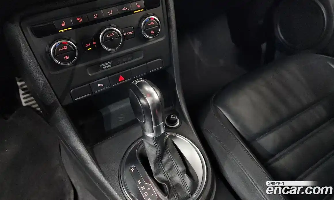 Volkswagen Beatle 2013 2.0 Автомат в Москве № 169095, фото 3