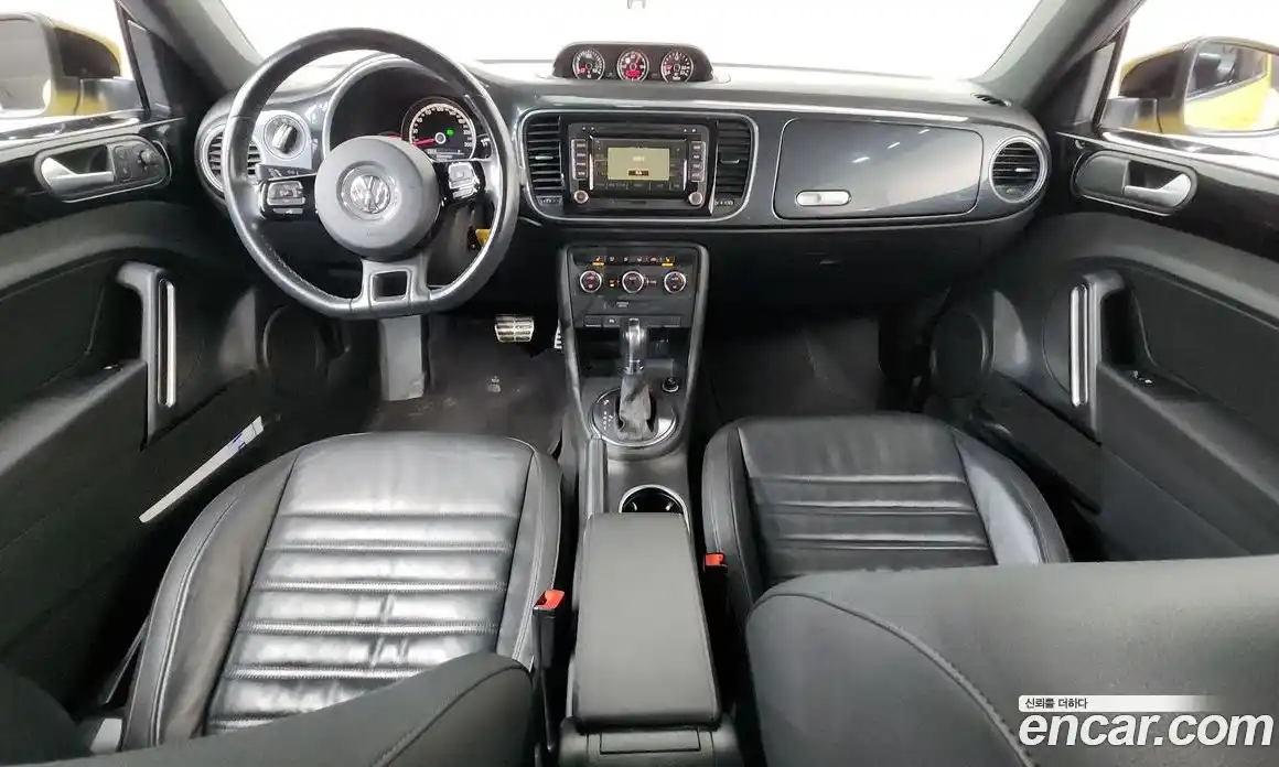 Volkswagen Beatle 2013 2.0 Автомат в Москве № 169095, фото 4