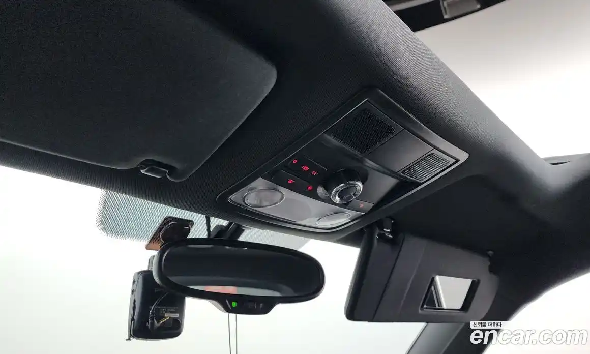 Volkswagen Beatle 2013 2.0 Автомат в Москве № 169095, фото 6