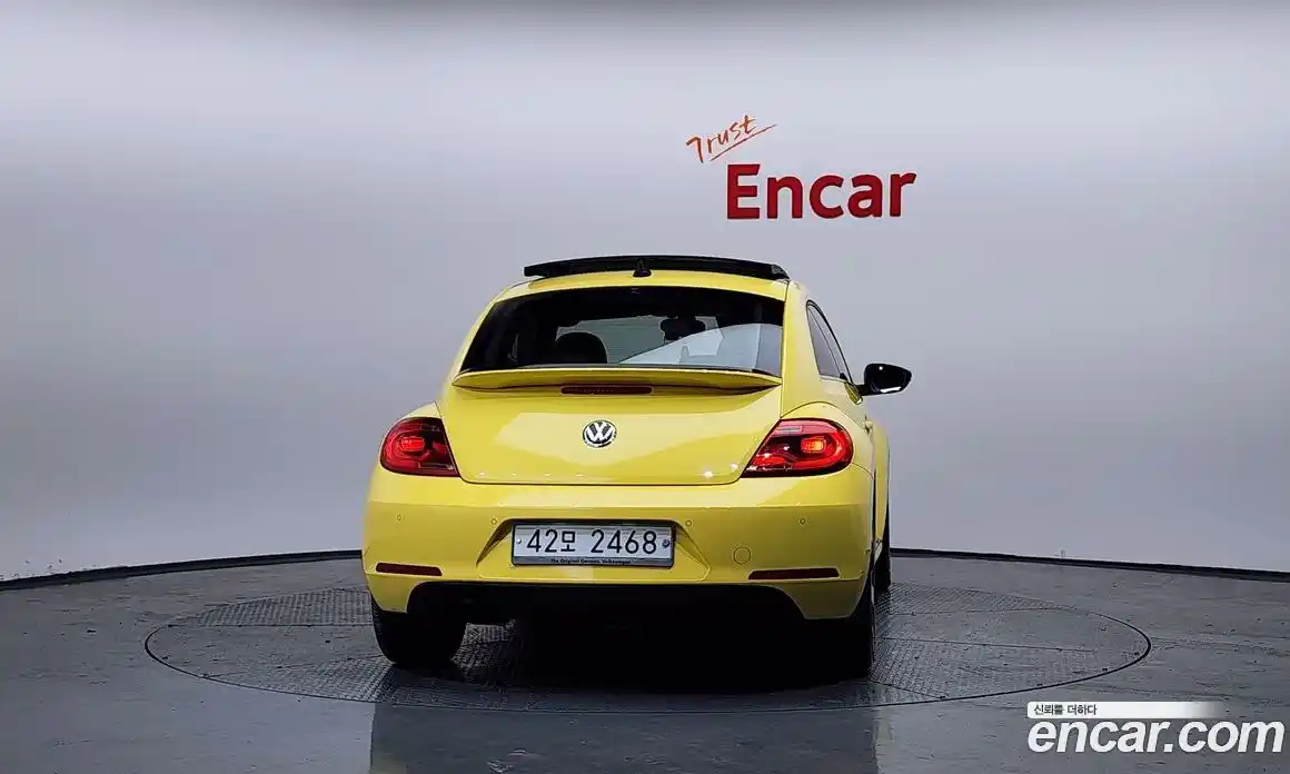 Volkswagen Beatle 2013 2.0 Автомат в Москве № 169095, фото 9