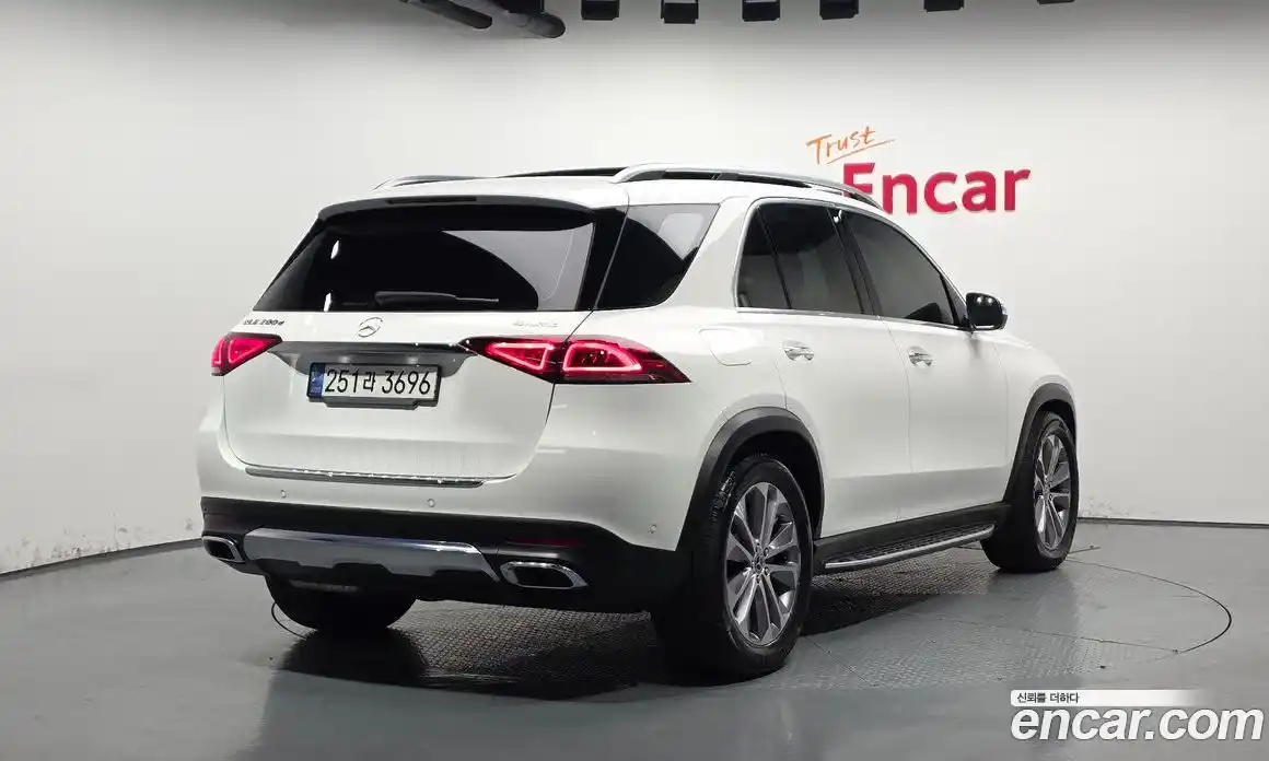 Mercedes-Benz GLE-Class 2022 2.0 Автомат в Москве № 178548, фото 14