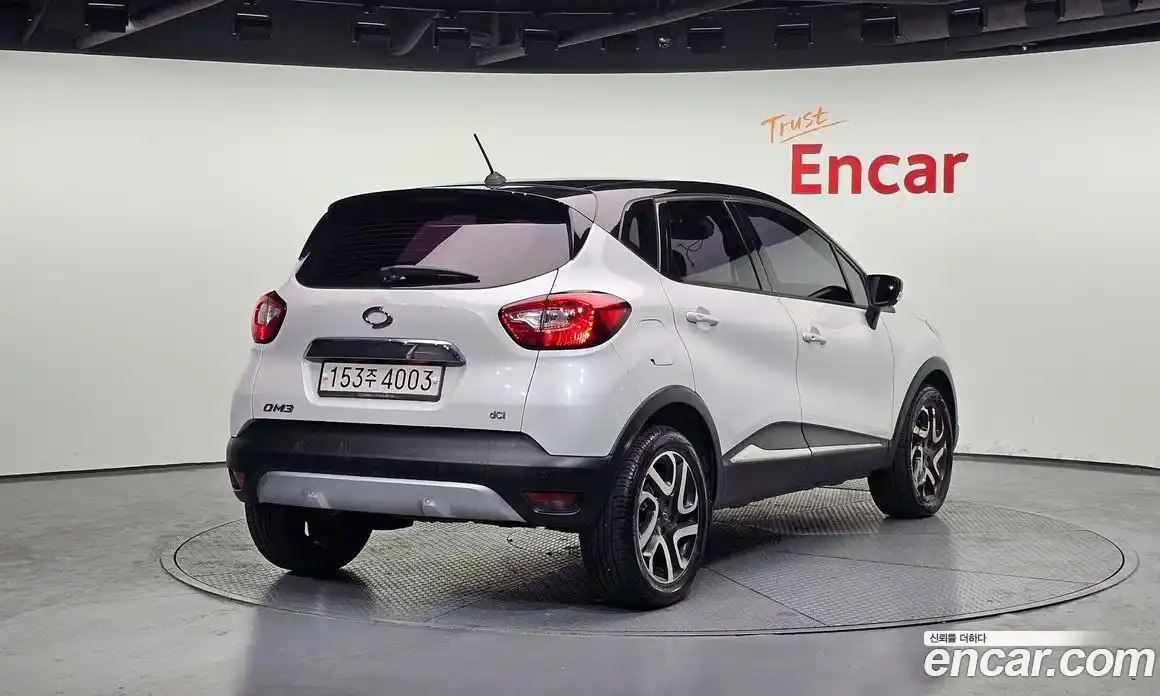 Renault QM3 2017 1.5 Автомат в Москве № 179962, фото 1