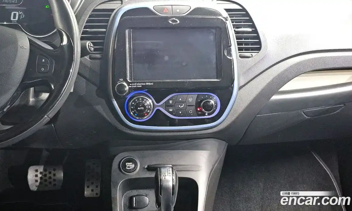 Renault QM3 2017 1.5 Автомат в Москве № 179962, фото 12