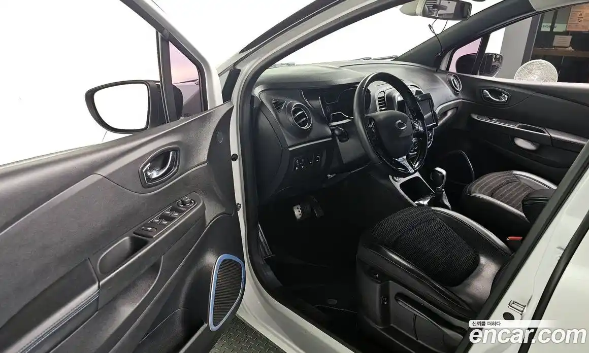 Renault QM3 2017 1.5 Автомат в Москве № 179962, фото 19