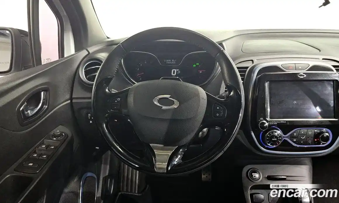 Renault QM3 2017 1.5 Автомат в Москве № 179962, фото 9