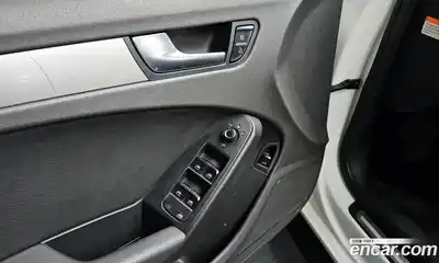 Audi A4 2012 2.0 Автомат в Москве № 187781, миниатюра 5