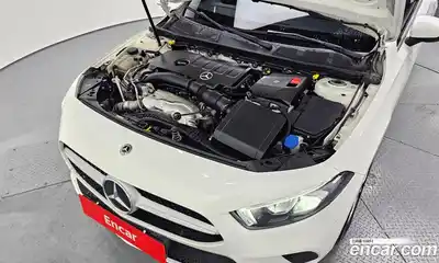 Mercedes-Benz A-Class 2019 2.0 Автомат в Москве № 191470, миниатюра 2