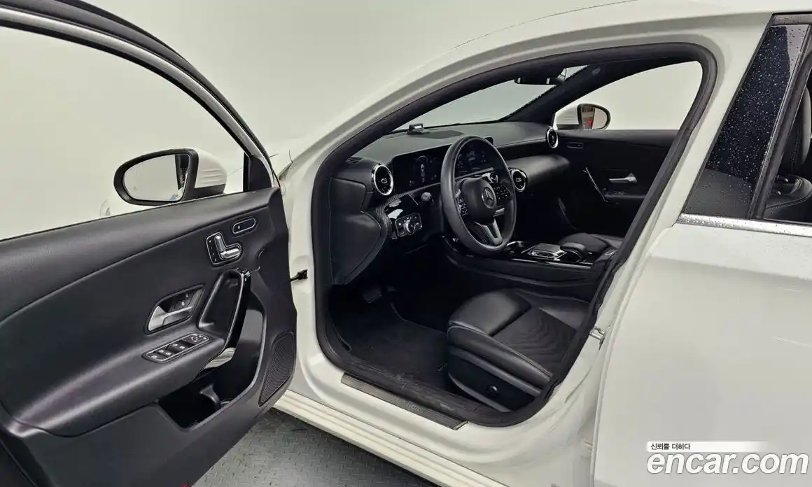 Mercedes-Benz A-Class 2019 2.0 Автомат в Москве № 191470, фото 5