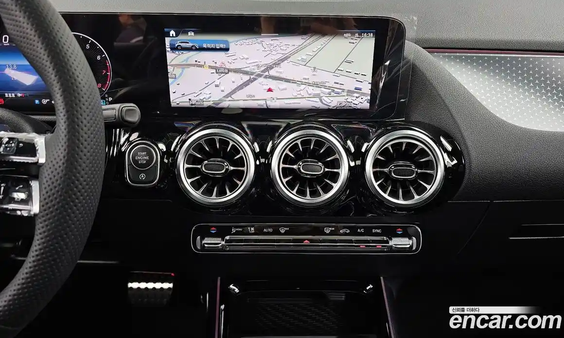 Mercedes-Benz GLA-Class 2025 2.0 Автомат в Москве № 193543, фото 8