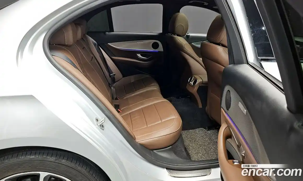 Mercedes-Benz E-Class 2020 2.0 Автомат в Москве № 194376, фото 19