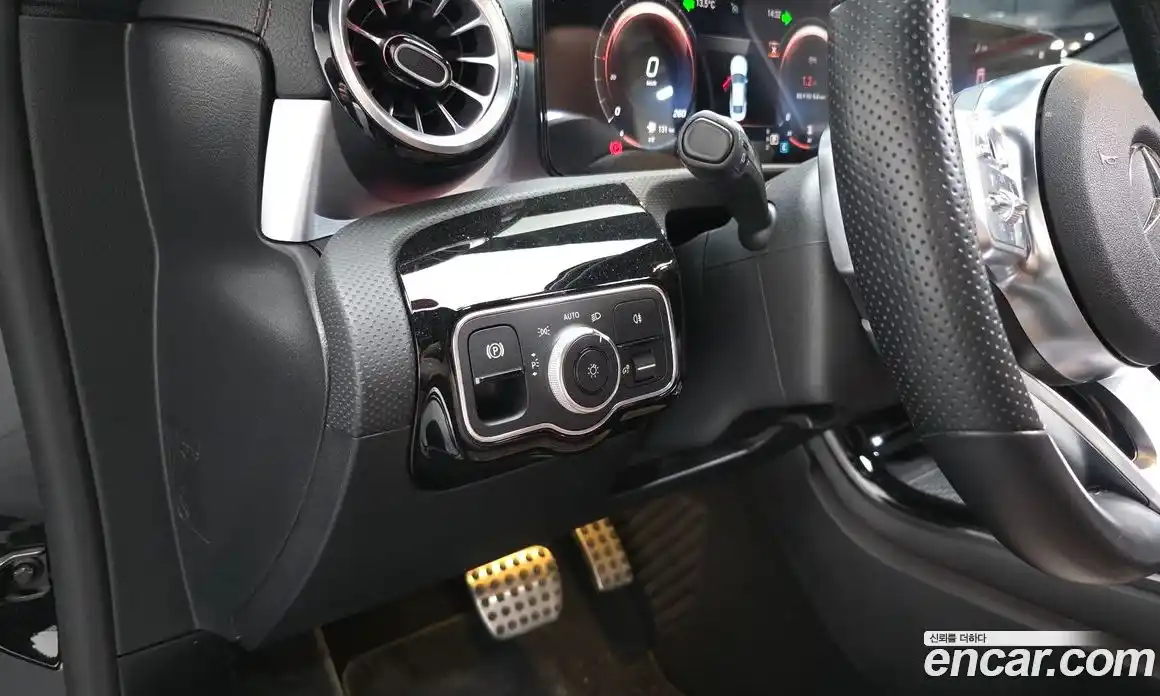 Mercedes-Benz CLA-Class 2021 2.0 Автомат в Москве № 194439, фото 4