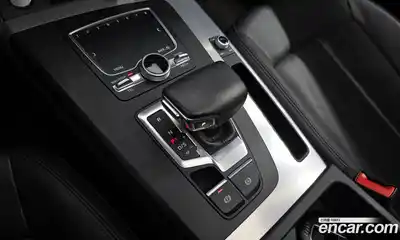 Audi Q5 2020 2.0 Автомат в Москве № 196458, миниатюра 2