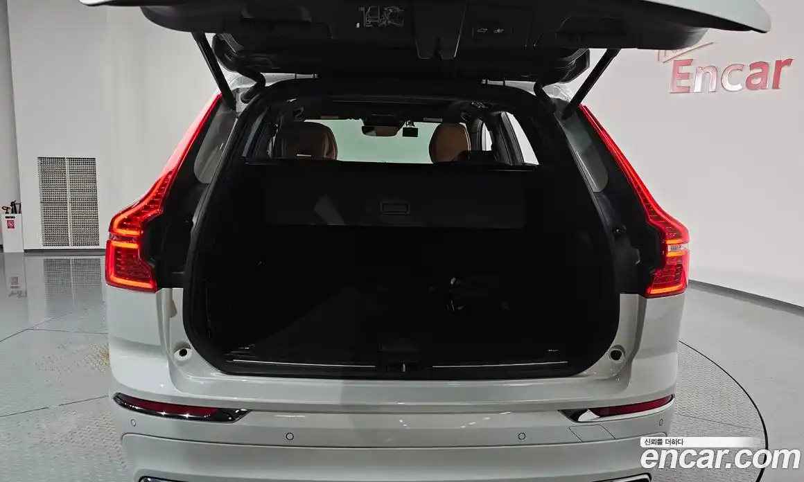 Volvo XC60 2019 2.0 Автомат в Москве № 197111, фото 12