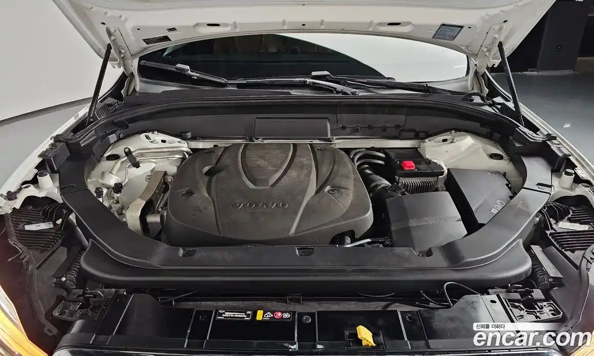 Volvo XC60 2019 2.0 Автомат в Москве № 197111, фото 13