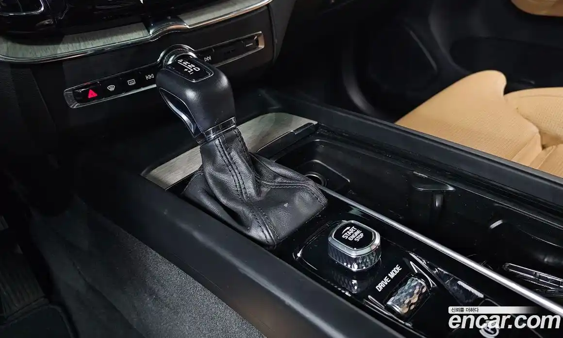 Volvo XC60 2019 2.0 Автомат в Москве № 197111, фото 15