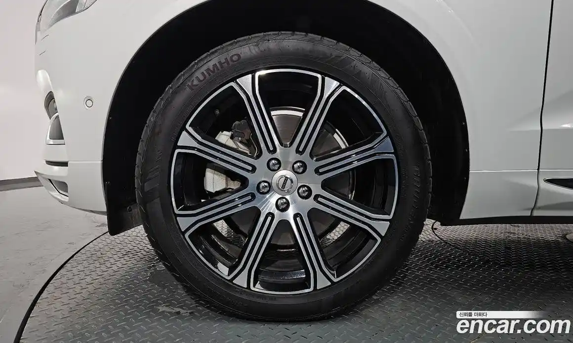 Volvo XC60 2019 2.0 Автомат в Москве № 197111, фото 20