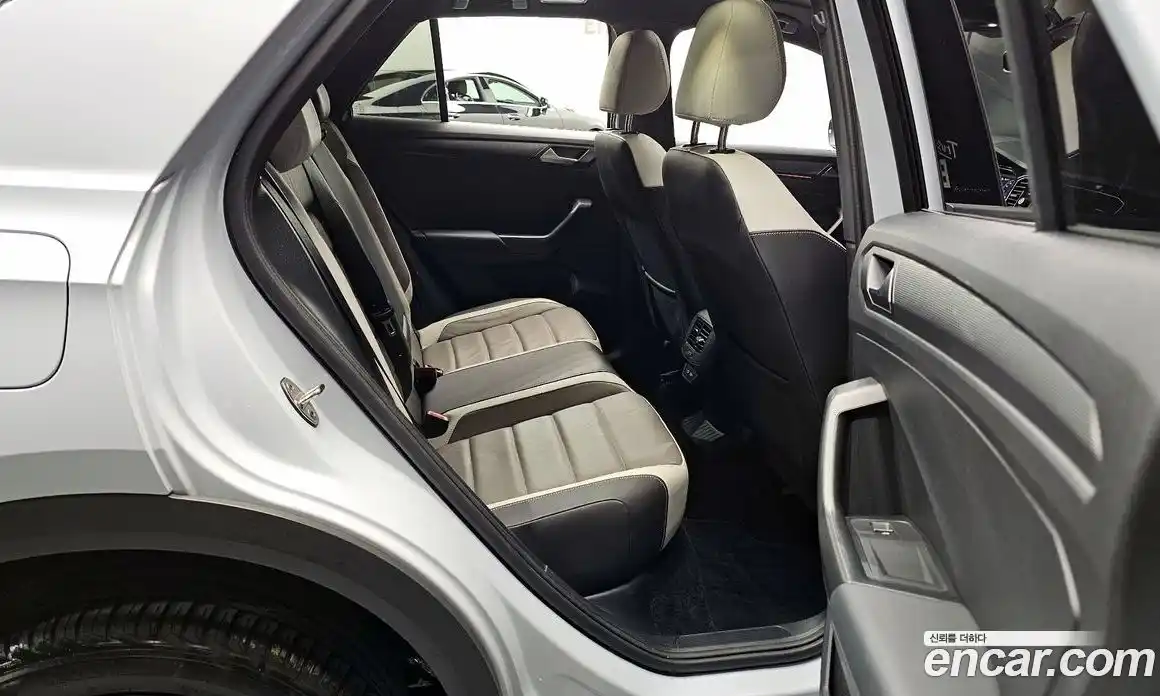 Volkswagen T-Roc 2021 2.0 Автомат в Москве № 199034, фото 20