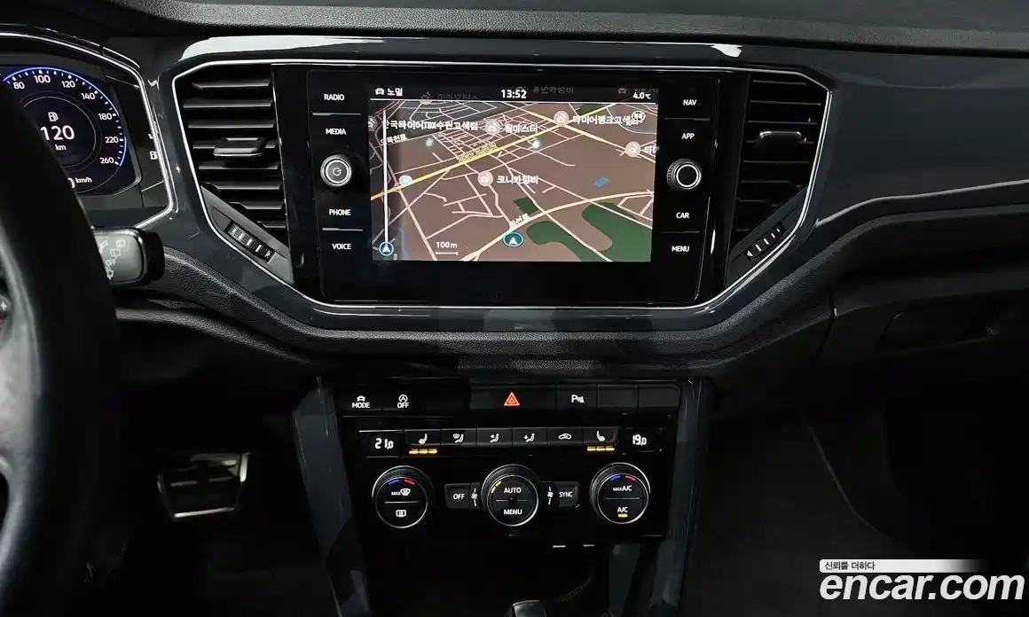 Volkswagen T-Roc 2021 2.0 Автомат в Москве № 199034, фото 5