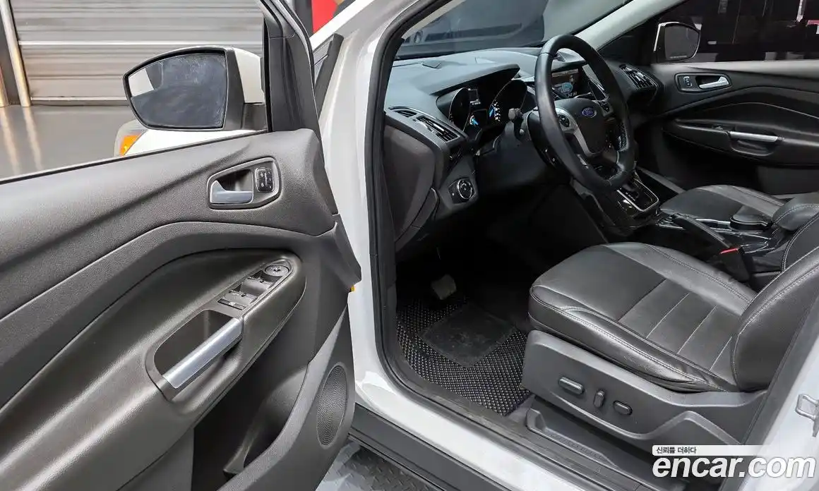 Ford Escape 2014 2.0 Автомат в Москве № 199750, фото 13