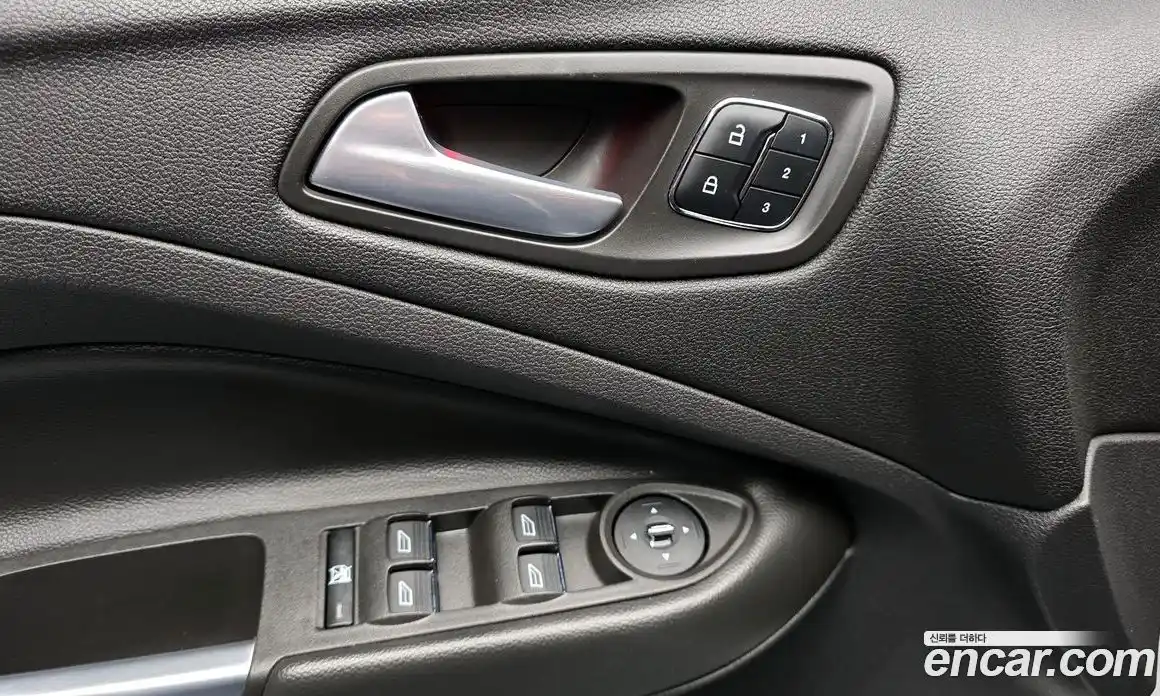 Ford Escape 2014 2.0 Автомат в Москве № 199750, фото 4