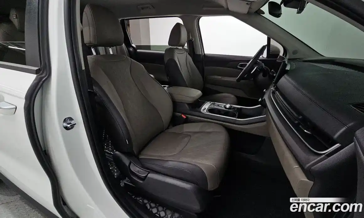 Kia Canival 2024 3.5 Автомат в Москве № 20473, фото 13