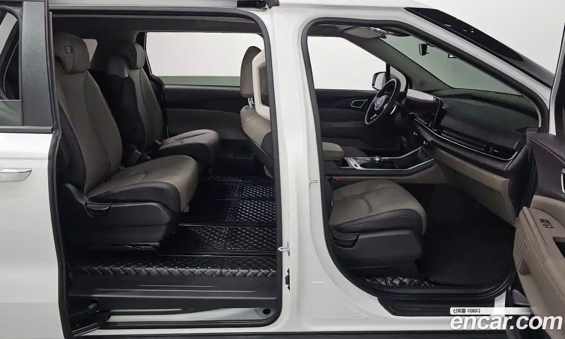 Kia Canival 2024 3.5 Автомат в Москве № 20473, фото 10