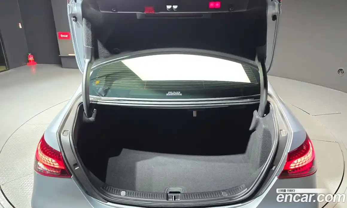 Mercedes-Benz E-Class 2021 2.0 Автомат в Москве № 206770, фото 20