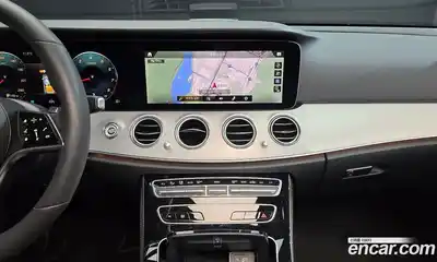 Mercedes-Benz E-Class 2021 2.0 Автомат в Москве № 206770, миниатюра 2