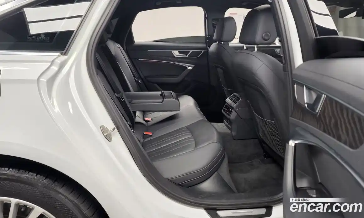 Audi A6 2020 2.0 Автомат в Москве № 212367, фото 16