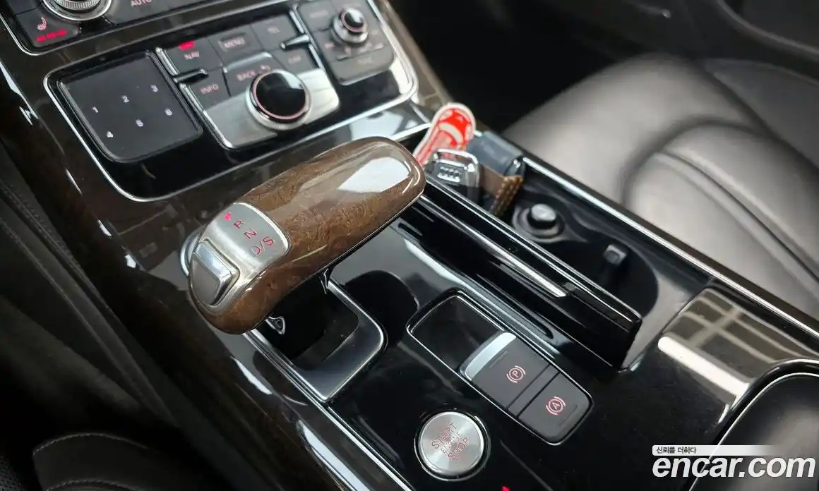 Audi A8 2015 4.0 Автомат в Москве № 212504, фото 14