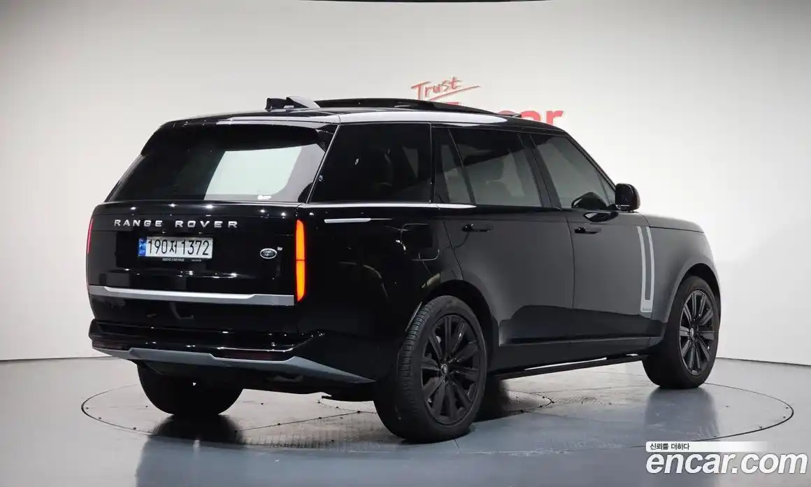 Land Rover Range-Rover 2023 4.4 Автомат в Москве № 213350, фото 17