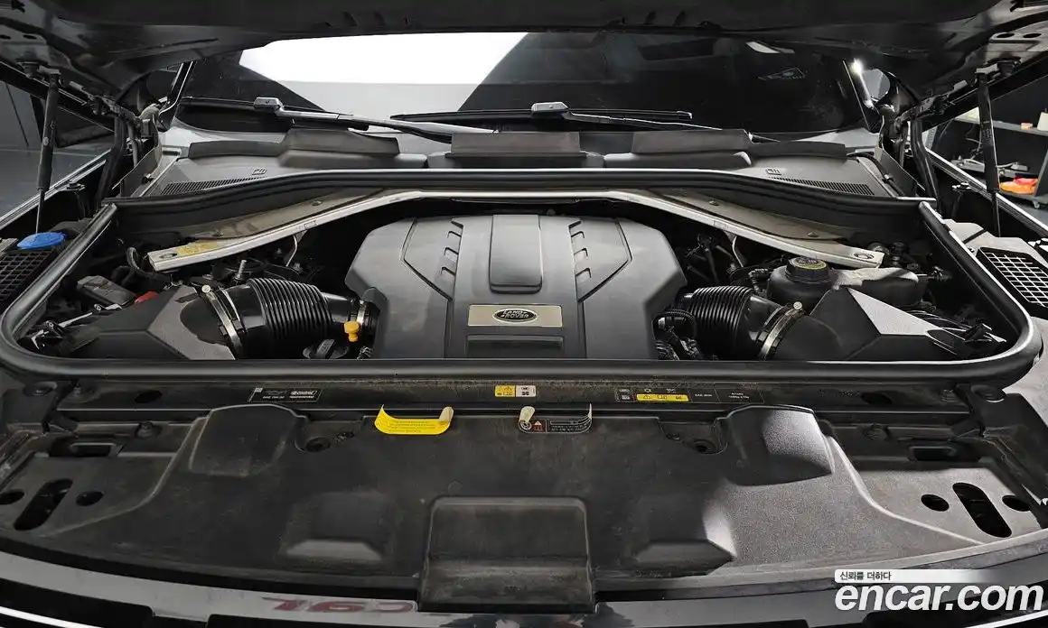 Land Rover Range-Rover 2023 4.4 Автомат в Москве № 213350, фото 19