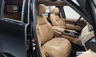 Land Rover Range-Rover 2023 4.4 Автомат в Москве № 213350, миниатюра 9