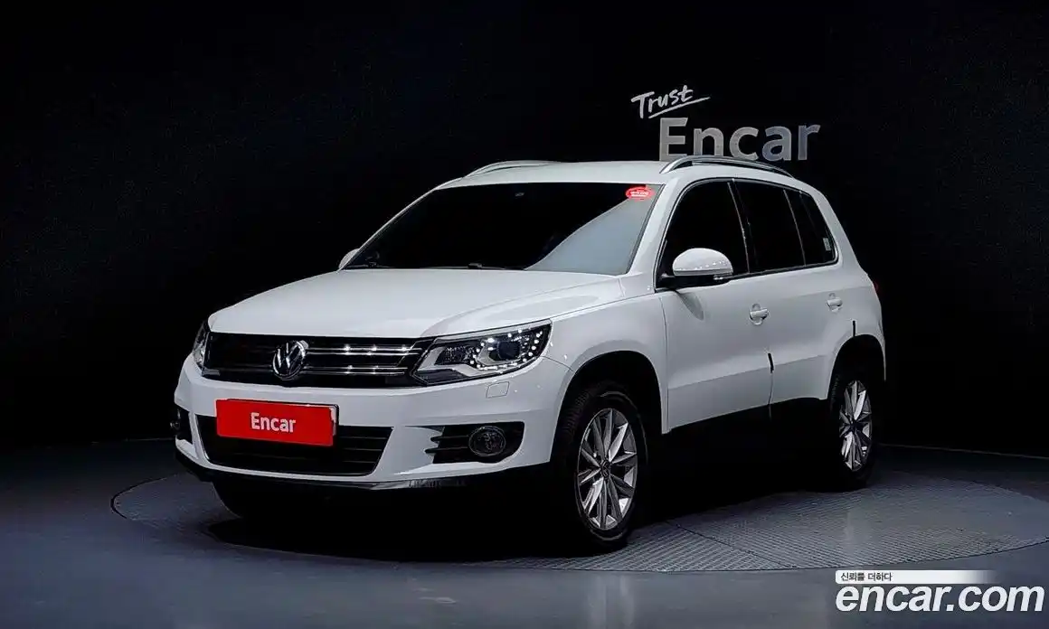 Volkswagen Tiguan 2015 2.0 Автомат в Москве № 215320, фото 15