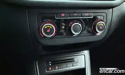 Volkswagen Tiguan 2015 2.0 Автомат в Москве № 215320, миниатюра 4