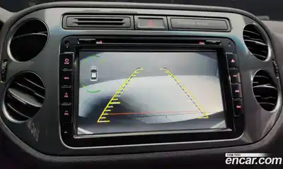 Volkswagen Tiguan 2015 2.0 Автомат в Москве № 215320, миниатюра 7