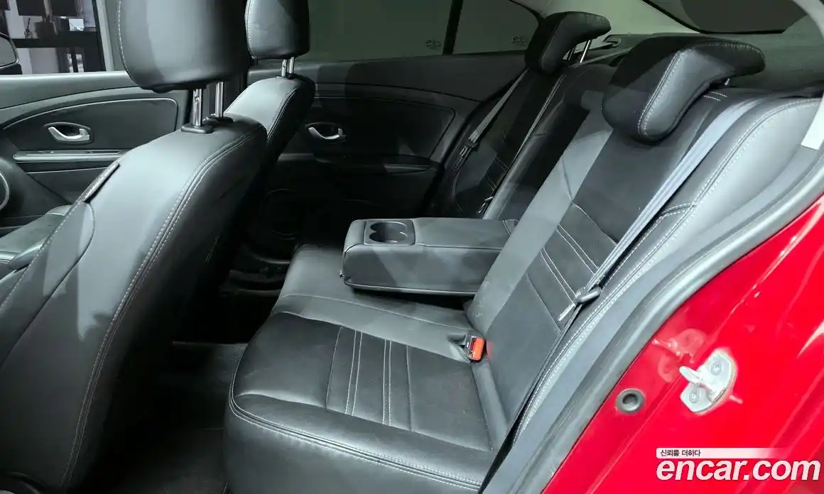 Renault SM3 2015 1.6 Автомат в Москве № 221472, фото 16