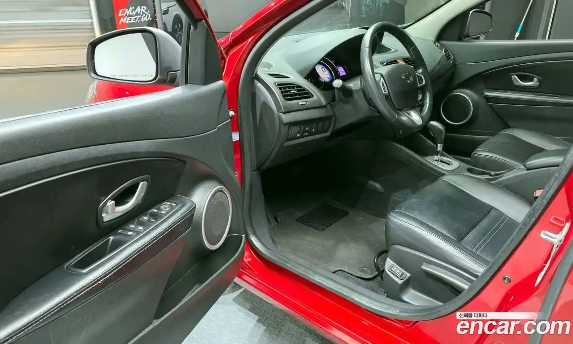 Renault SM3 2015 1.6 Автомат в Москве № 221472, фото 17