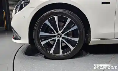 Mercedes-Benz E-Class 2021 2.0 Автомат в Москве № 226200, миниатюра 12