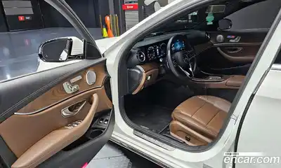 Mercedes-Benz E-Class 2021 2.0 Автомат в Москве № 226200, миниатюра 4
