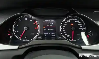 Audi A4 2010 2.0 Автомат в Москве № 229536, миниатюра 3