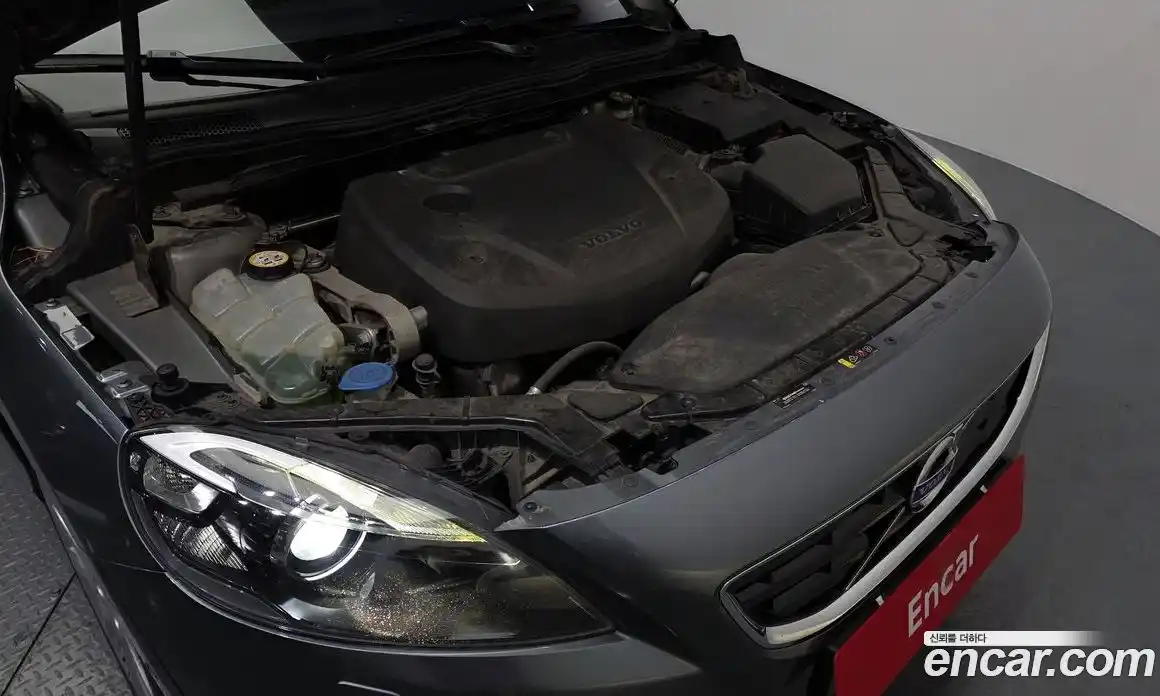 Volvo V40 2016 2.0 Автомат в Москве № 230627, фото 17