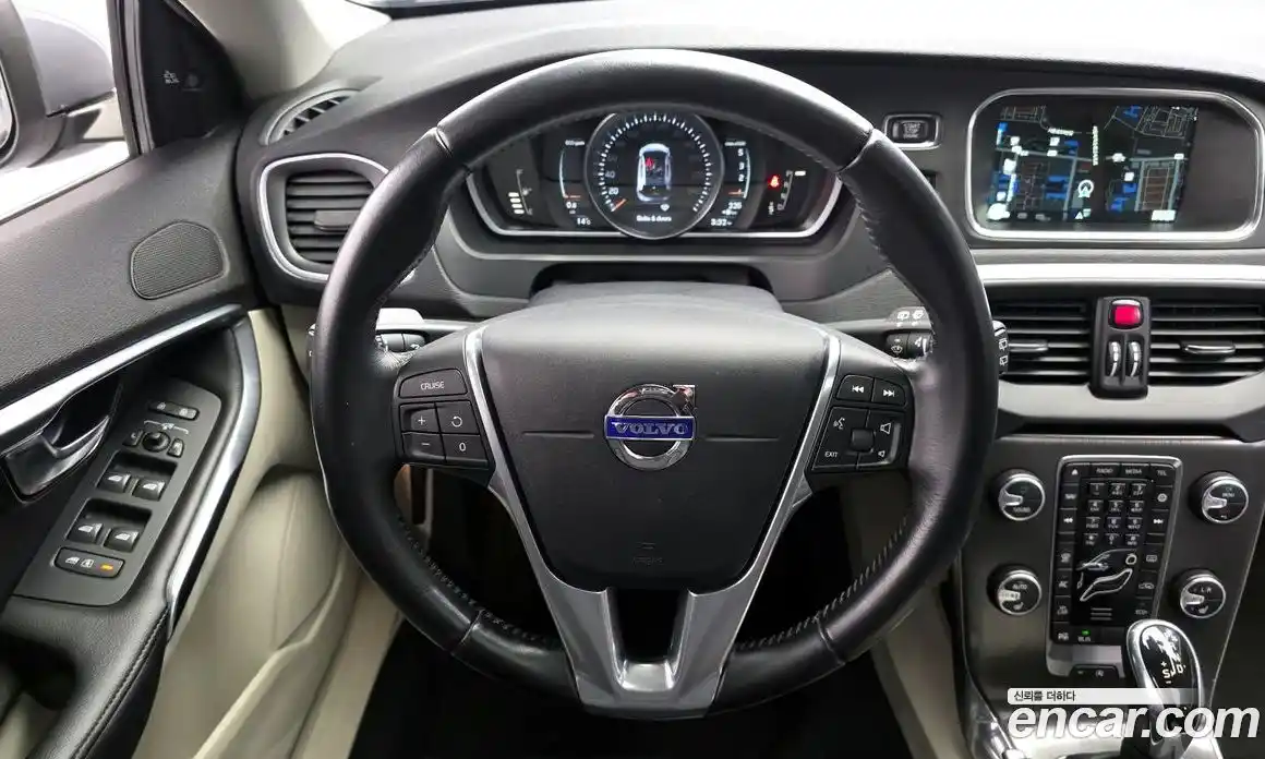 Volvo V40 2016 2.0 Автомат в Москве № 230627, фото 18