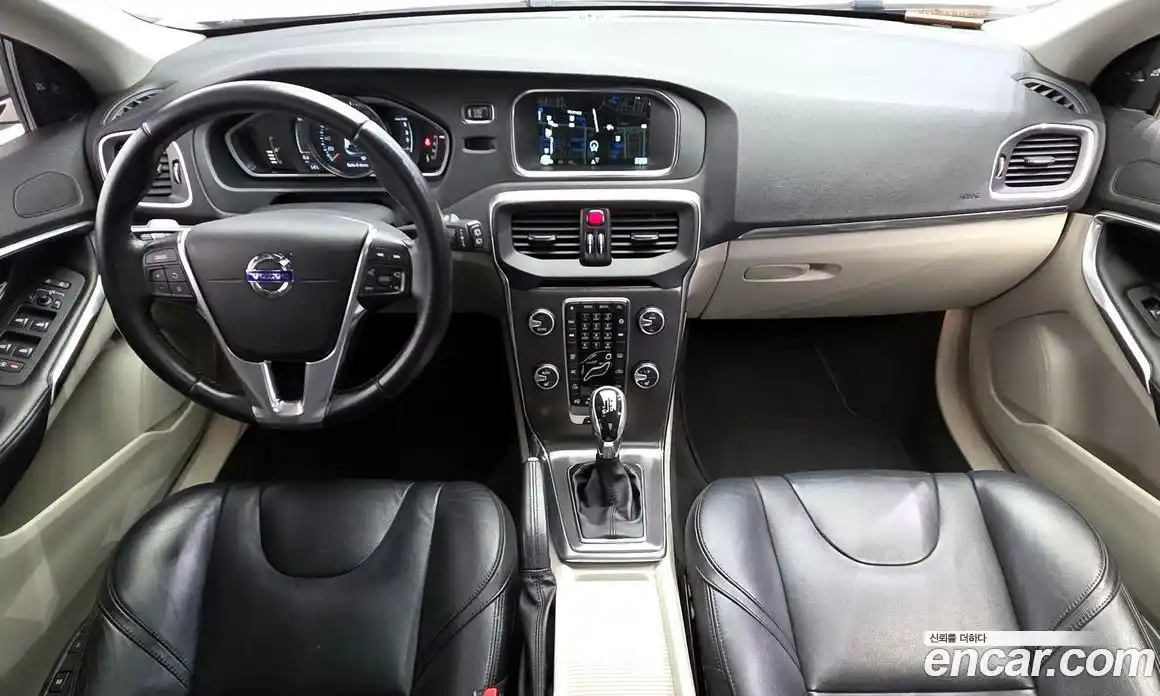 Volvo V40 2016 2.0 Автомат в Москве № 230627, фото 19